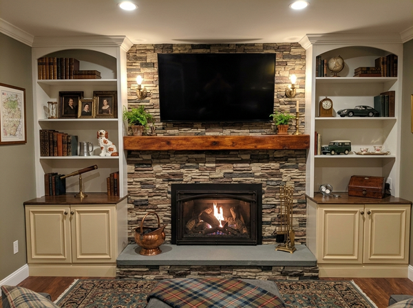 Lightning Ridge faux stone panel in Nature's Spirit – fireplace surround and living room installed by a DIY homeowner